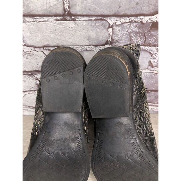 Circle G by Corral Black Leather Cut Out Distressed Heel Ankle Boots Women 9.5M - Picture 12 of 16